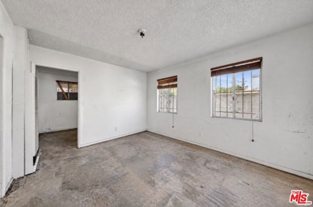 224 W 84th Street, Los Angeles, CA 90003