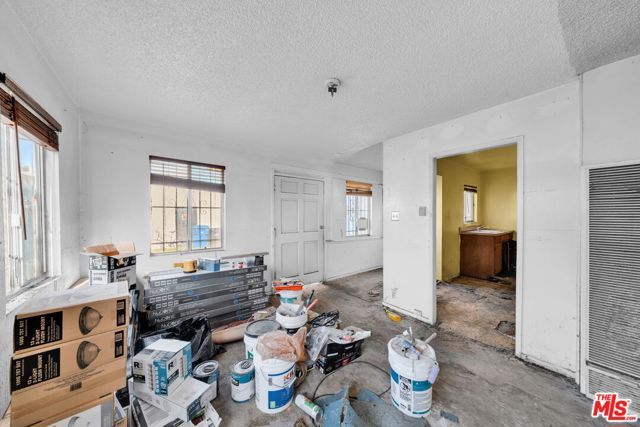 224 W 84th Street, Los Angeles, CA 90003