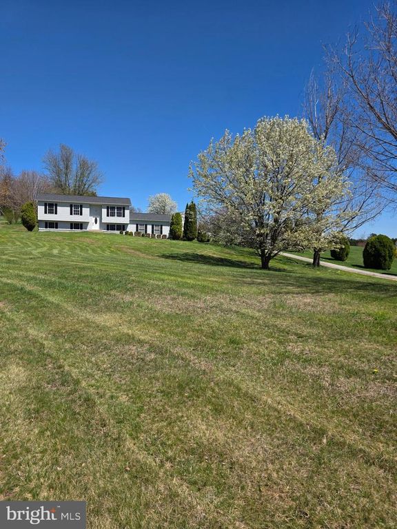 Image 1 of property listing at 4720 TRAIL CT, Westminster, MD 21158