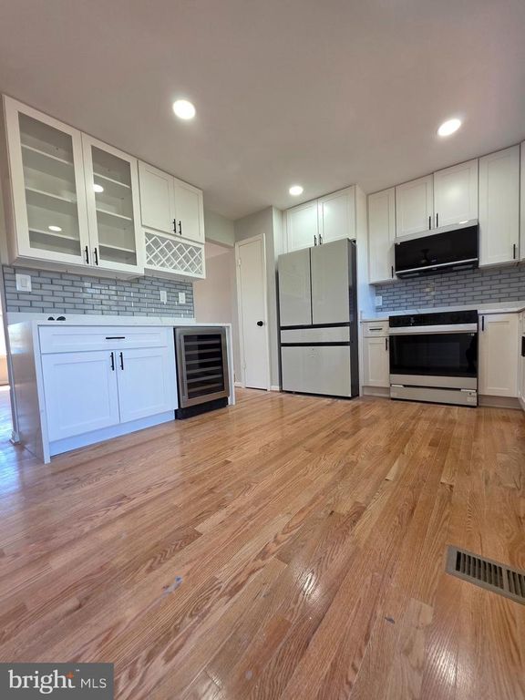 Image 12 of property listing at 4720 TRAIL CT, Westminster, MD 21158