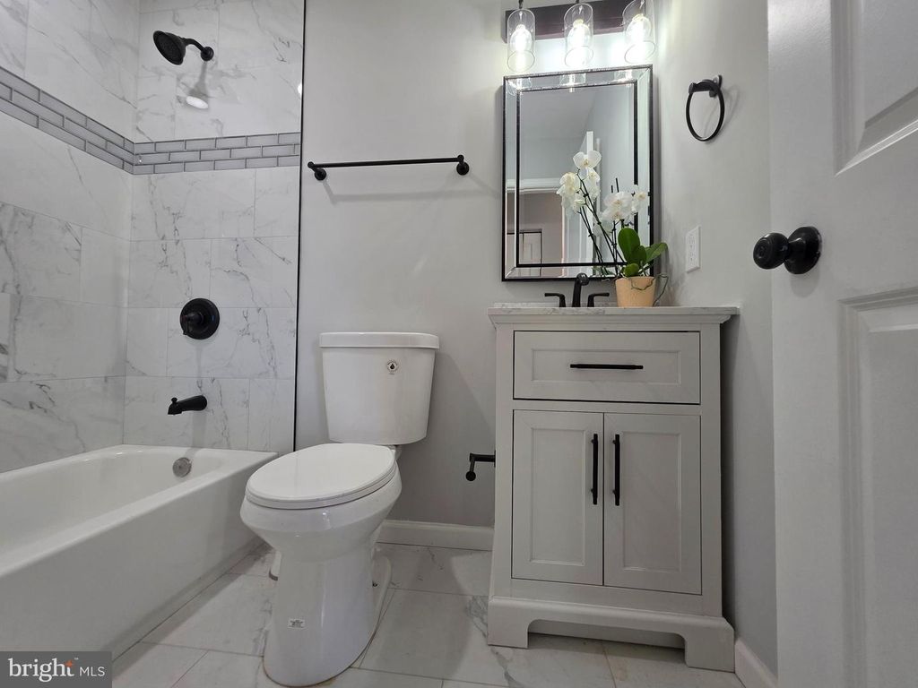 Image 18 of property listing at 4720 TRAIL CT, Westminster, MD 21158