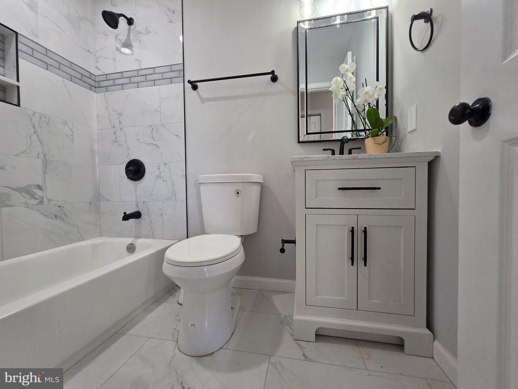 Image 20 of property listing at 4720 TRAIL CT, Westminster, MD 21158