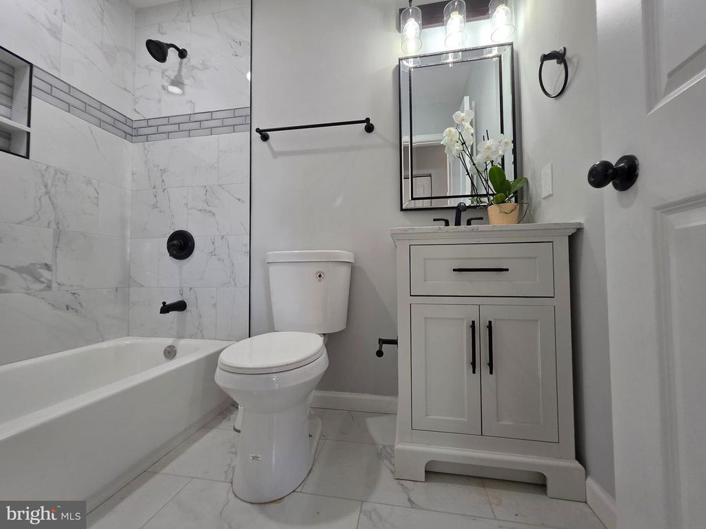 Image 21 of property listing at 4720 TRAIL CT, Westminster, MD 21158