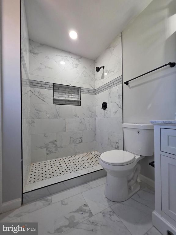 Image 26 of property listing at 4720 TRAIL CT, Westminster, MD 21158