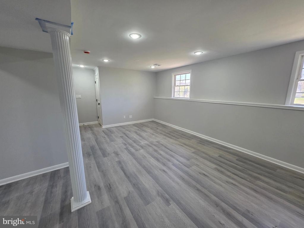 Image 33 of property listing at 4720 TRAIL CT, Westminster, MD 21158