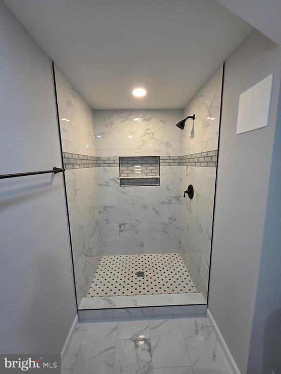 Image 35 of property listing at 4720 TRAIL CT, Westminster, MD 21158