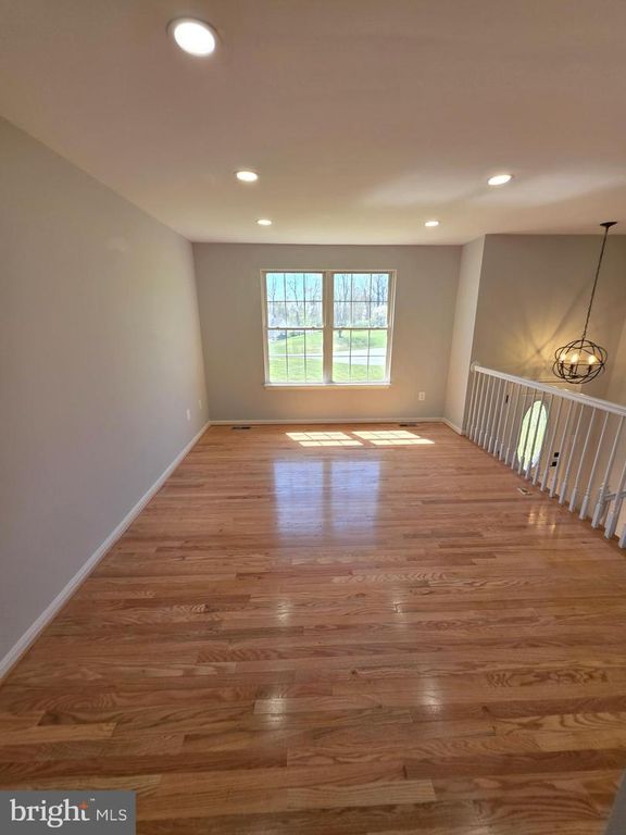 Image 9 of property listing at 4720 TRAIL CT, Westminster, MD 21158