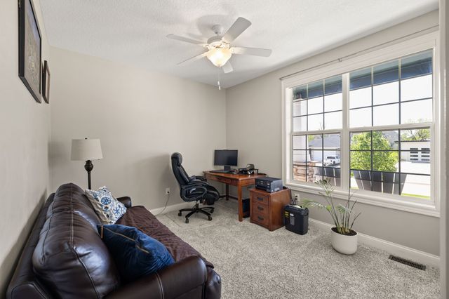 14323 Sheridan Avenue, Urbandale, IA 50323