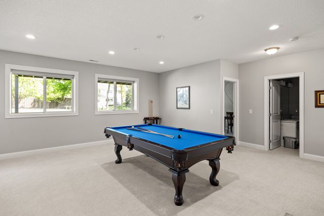 14323 Sheridan Avenue, Urbandale, IA 50323