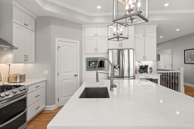 14323 Sheridan Avenue, Urbandale, IA 50323