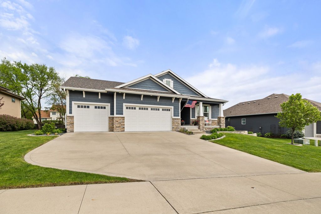 14323 Sheridan Avenue, Urbandale, IA 50323