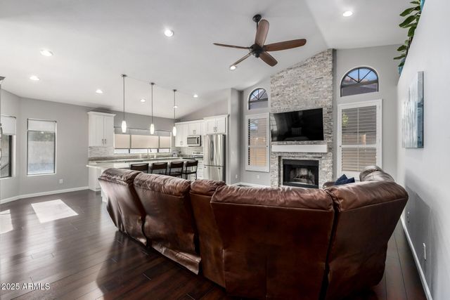 1147 W NEWPORT BEACH Drive, Gilbert, AZ 85233