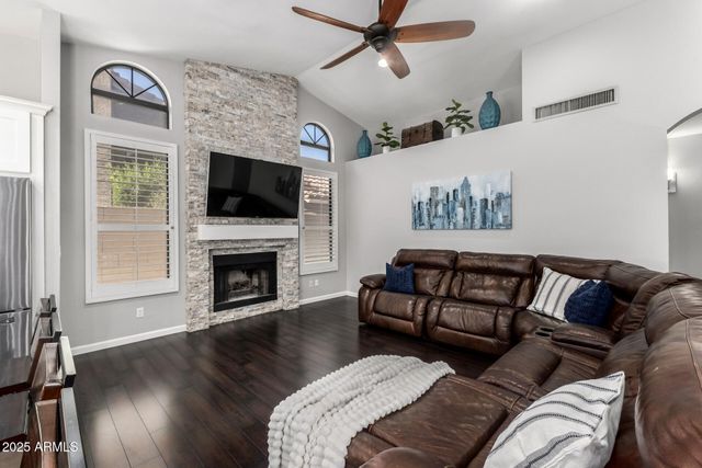 1147 W NEWPORT BEACH Drive, Gilbert, AZ 85233