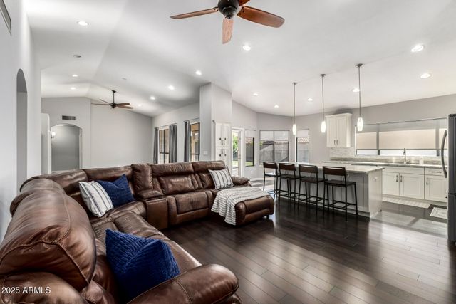 1147 W NEWPORT BEACH Drive, Gilbert, AZ 85233