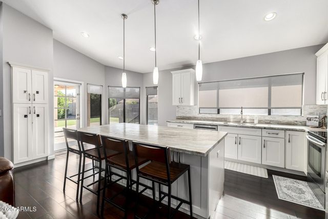 1147 W NEWPORT BEACH Drive, Gilbert, AZ 85233