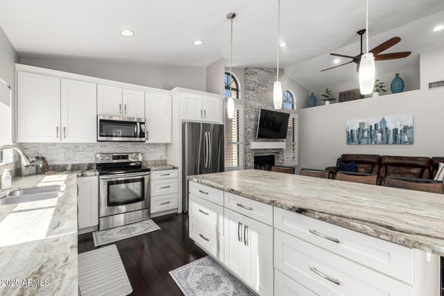 1147 W NEWPORT BEACH Drive, Gilbert, AZ 85233