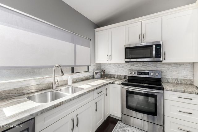 1147 W NEWPORT BEACH Drive, Gilbert, AZ 85233