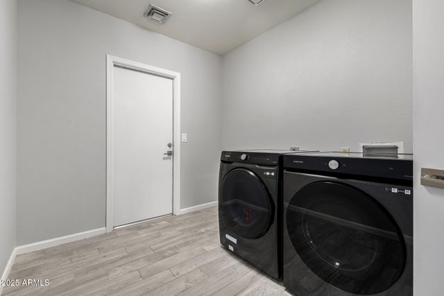 1147 W NEWPORT BEACH Drive, Gilbert, AZ 85233