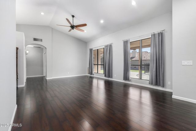 1147 W NEWPORT BEACH Drive, Gilbert, AZ 85233