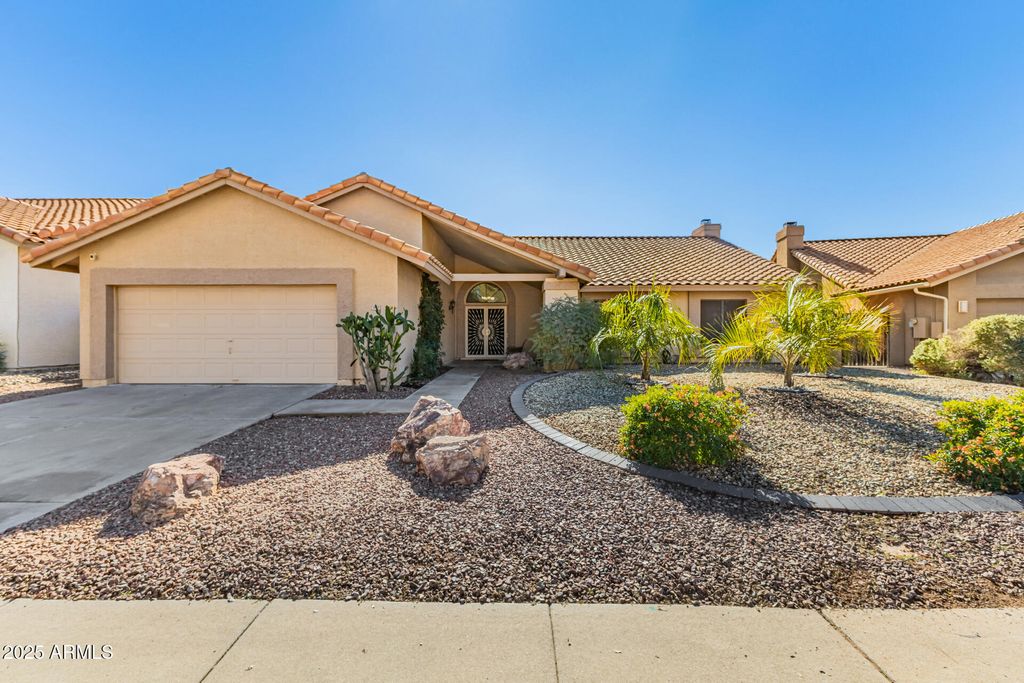 1147 W NEWPORT BEACH Drive, Gilbert, AZ 85233