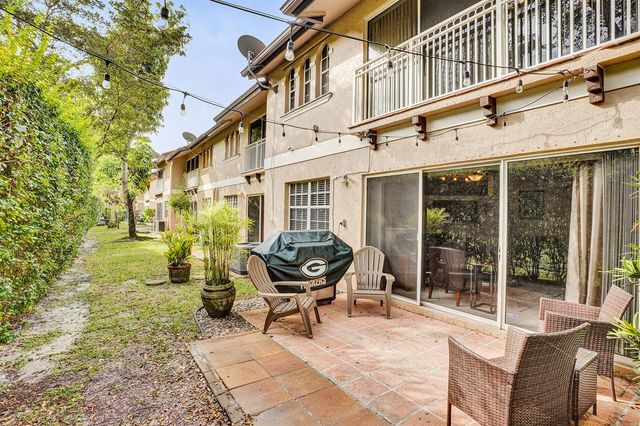 4941 Riverside Drive, Coral Springs, FL 33067