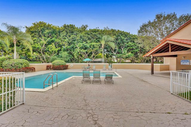 4941 Riverside Drive, Coral Springs, FL 33067