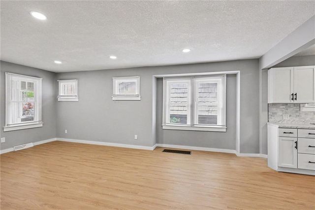 430 N 33rd Street, Kansas City, KS 66102