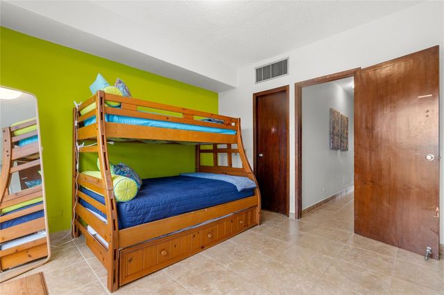 180 CRESCENT COVE COVE SE 37, Humacao, PR 00791