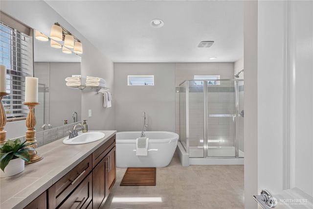 22437 SE 283rd Street, Maple Valley, WA 98038