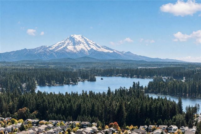 22437 SE 283rd Street, Maple Valley, WA 98038