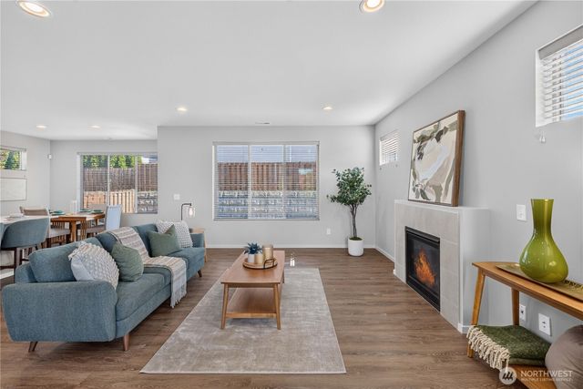 22437 SE 283rd Street, Maple Valley, WA 98038