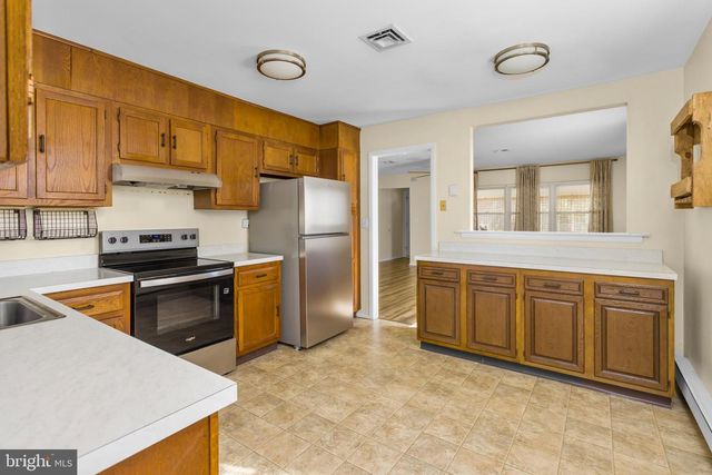 223 HUNTINGTON DR, Southampton, NJ 08088