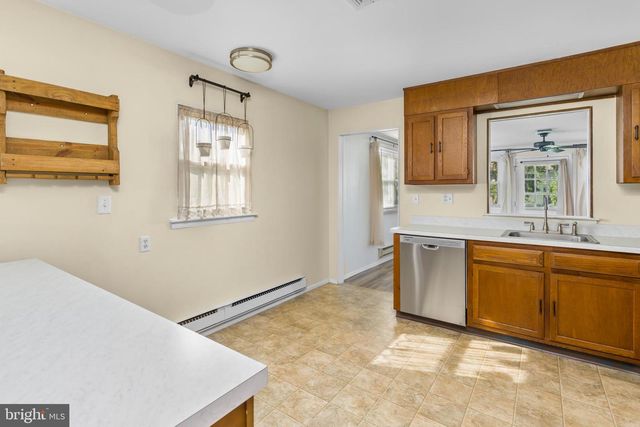 223 HUNTINGTON DR, Southampton, NJ 08088