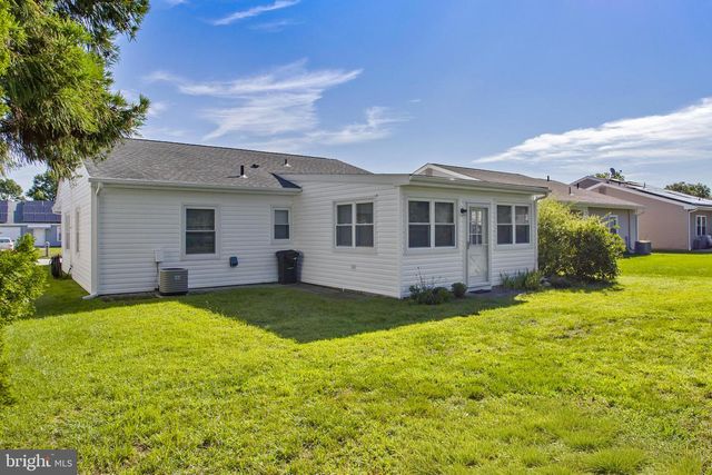 223 HUNTINGTON DR, Southampton, NJ 08088