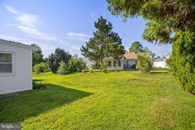 223 HUNTINGTON DR, Southampton, NJ 08088
