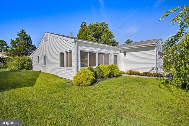 223 HUNTINGTON DR, Southampton, NJ 08088