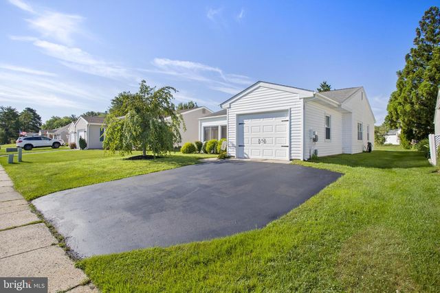 223 HUNTINGTON DR, Southampton, NJ 08088