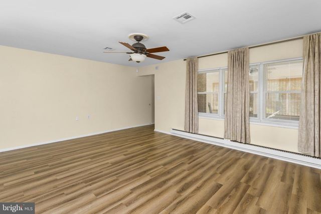 223 HUNTINGTON DR, Southampton, NJ 08088
