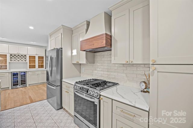 4808 Crooked Oak Lane, Charlotte, NC 28226