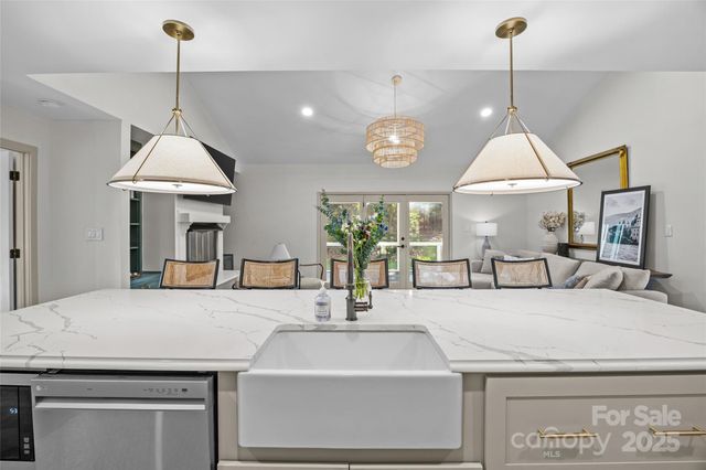 4808 Crooked Oak Lane, Charlotte, NC 28226