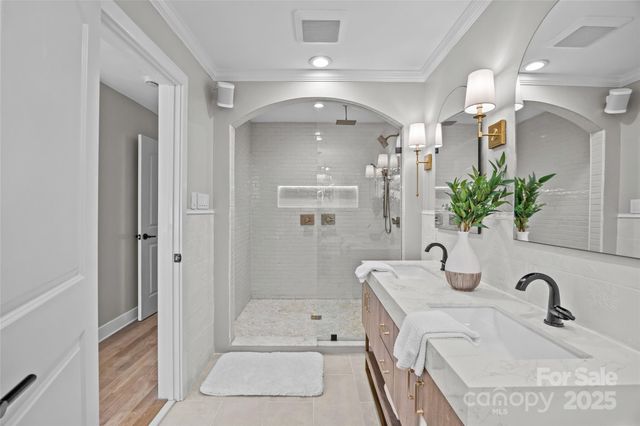 4808 Crooked Oak Lane, Charlotte, NC 28226