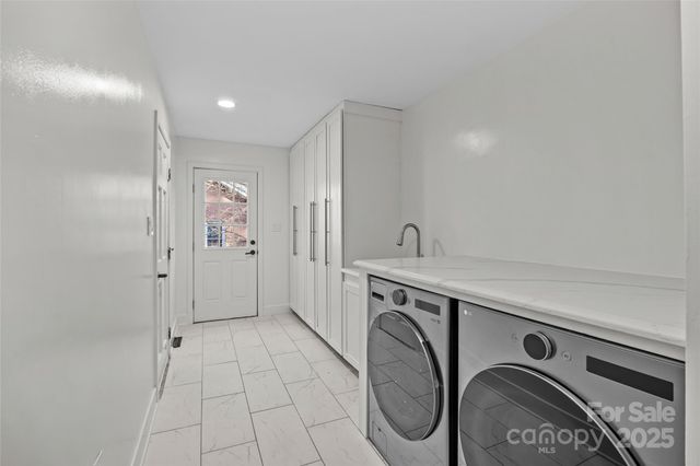 4808 Crooked Oak Lane, Charlotte, NC 28226