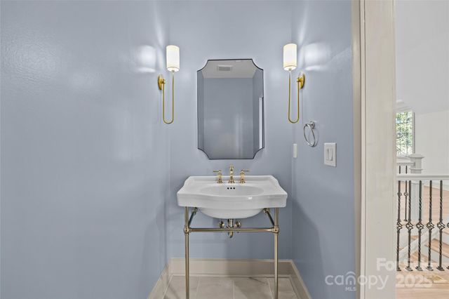 4808 Crooked Oak Lane, Charlotte, NC 28226