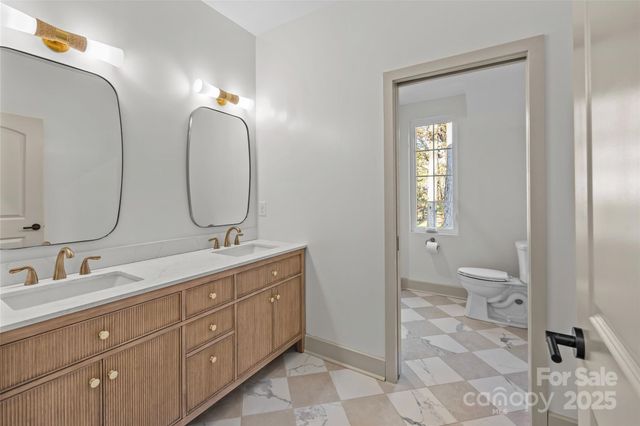 4808 Crooked Oak Lane, Charlotte, NC 28226