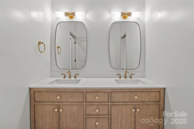 4808 Crooked Oak Lane, Charlotte, NC 28226