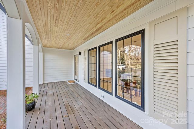 4808 Crooked Oak Lane, Charlotte, NC 28226