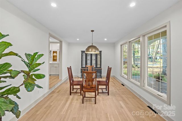 4808 Crooked Oak Lane, Charlotte, NC 28226