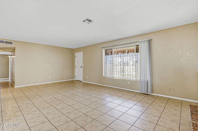 701 CENTENNIAL Drive, El Paso, TX 79912