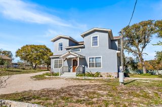 23019 Hilltop Peaks, Elmendorf, TX 78112