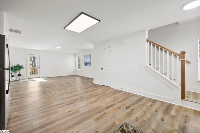 7 Robin Hood Road, Taylors, SC 29687